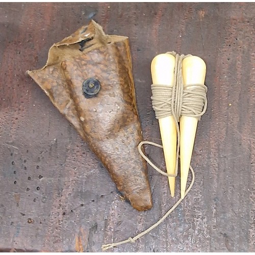 32 - Vintage bone colour garden line marker/dibber in pouch