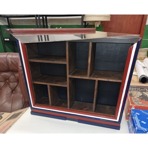 205 - 51.5 x 16 x 42 cm table or desk top sectioned show cabinet with slide up front