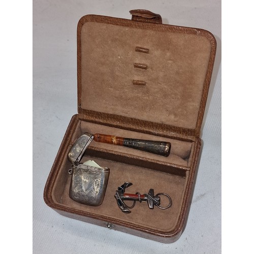 181 - Vintage small leather jewellery box with hallmarked silver vesta case and brooch plus cheroot holder... 