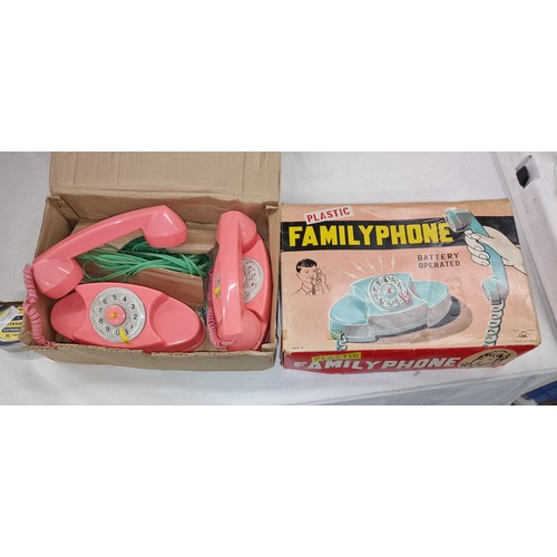 202 - Boxed and excellent condition vintage pink toy phones