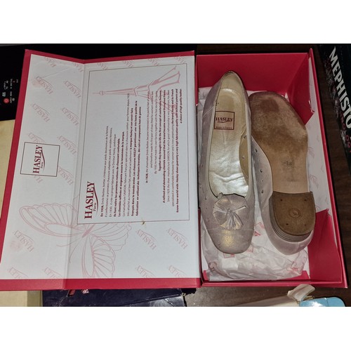 104 - Boxed and worn but still VG Hasley Paris ladies shoes size 5.5