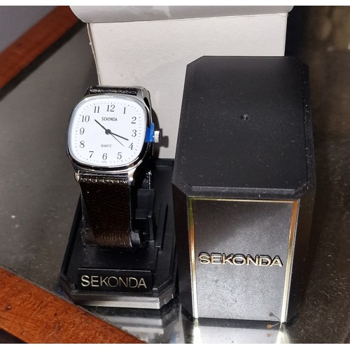 171 - New and boxed Sekonda quartz gents watch