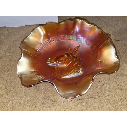 200 - 22 cm diameter vintage carnival glass horses head dish/bowl