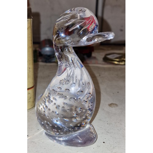 235 - 14 cm tall art glass, controlled bubble duck figure/paperweight