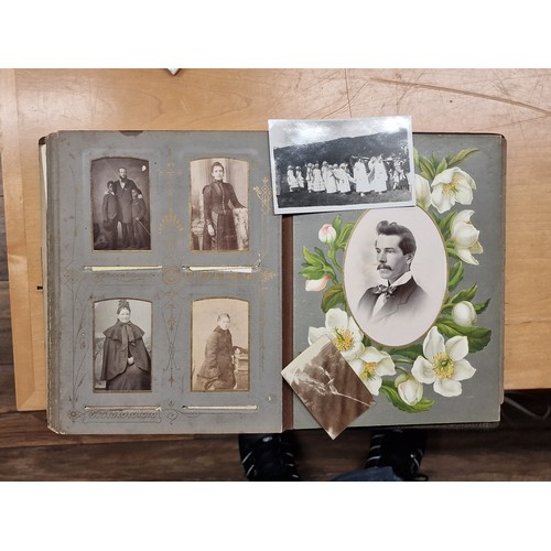 55 - 19th century The White Blossom album photograph album with pictures