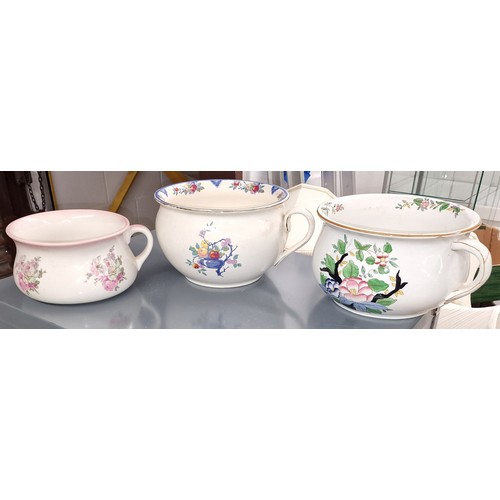 301 - Bundle of 3 x Booths, James Kent & Morley Fox,  white with floral patterning chamber pots - Booths w... 