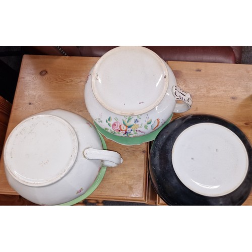 268 - Bundle of 3 x assorted chamber pots - Black with hairline crack