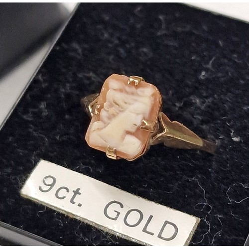 208 - 9 ct gold square cameo ring size O - 1.4 gm