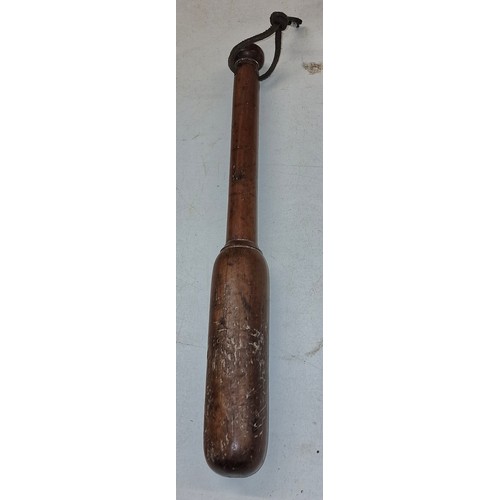 103 - 28.5 cm 18th century fruitwood treen fishing priest/club