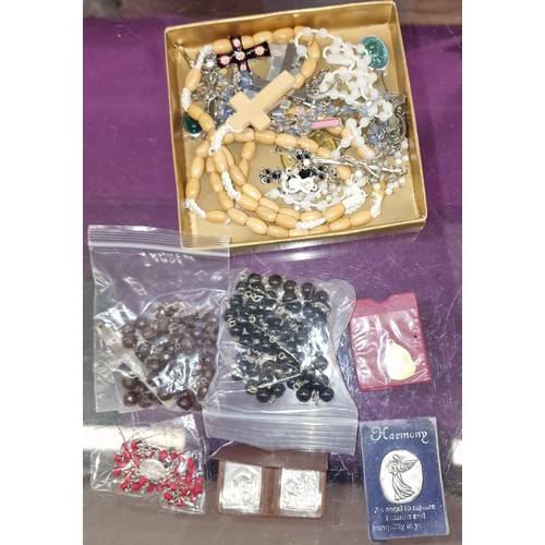 180 - Small bundle of assorted religious jewellery to include 7 x rosaries etc