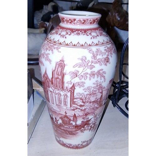 3 - 17 cm tall Oriental scene patterned vase