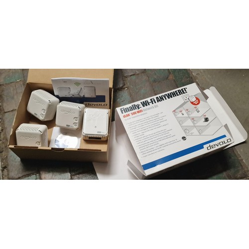 5 - Boxed Dlan 500 wifi kit with 3 x powerline adapters, disc and instructions