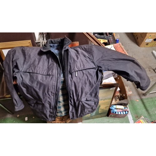 24 - Gents bonded technology waterproof jacket size L