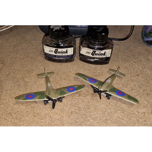 62 - Pair of 8 cm long Hawker Hurricane die cast model planes