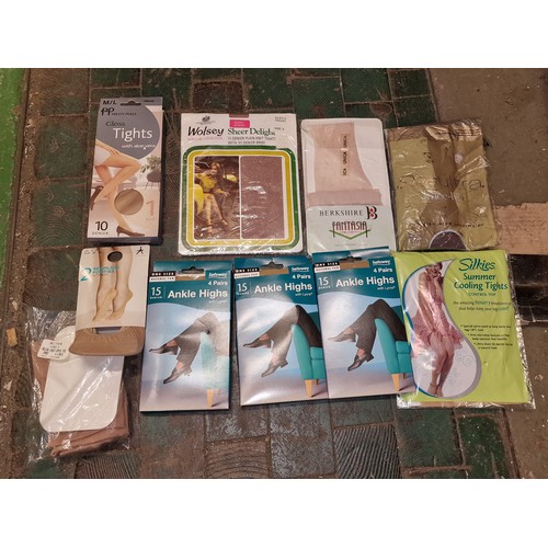 107 - Small bundle of new/unused ladies hosiery tights etc