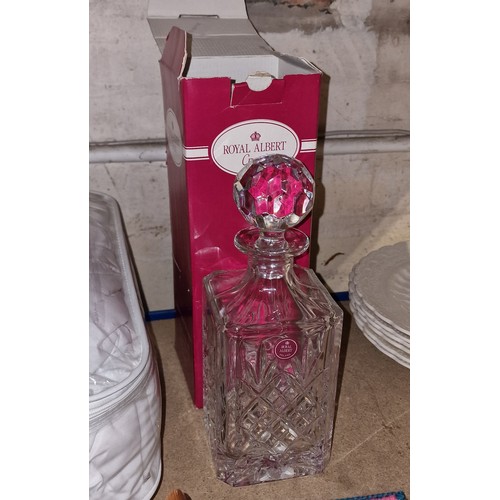 136 - Boxed and mint Royal Albert 00364 Victoria, square spirit decanter