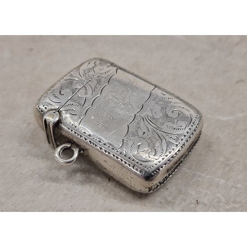 214 - 1901 Joseph Gloster Birmingham hallmarked ornate silver vesta case. Sits flush and no dents but name... 