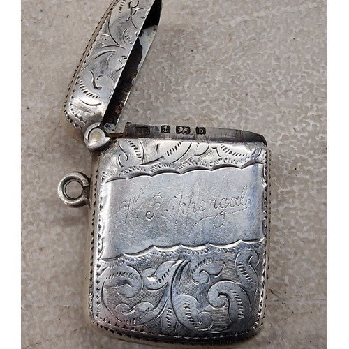 214 - 1901 Joseph Gloster Birmingham hallmarked ornate silver vesta case. Sits flush and no dents but name... 