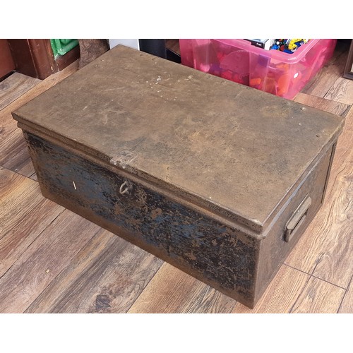 193 - 63 x 38 x 27 cm old metal military trunk/box