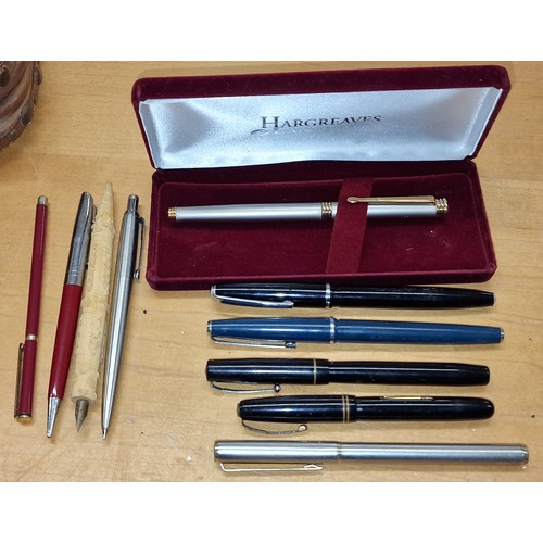 96 - Small bundle of assorted mostly fountain pens including Swan self fill, Watermans, Platignum etc