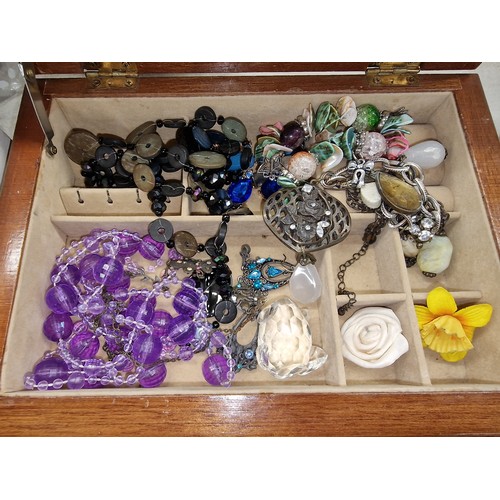 126 - 2 x jewellery boxes and contents