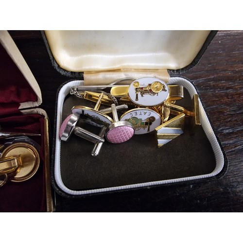 436 - Good collection of assorted gentlemans cufflinks and tie pin etc