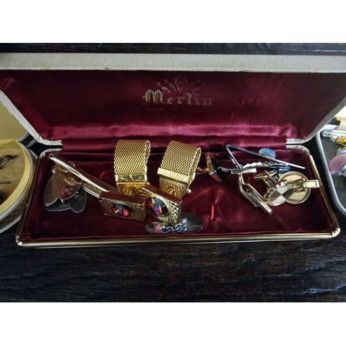 436 - Good collection of assorted gentlemans cufflinks and tie pin etc