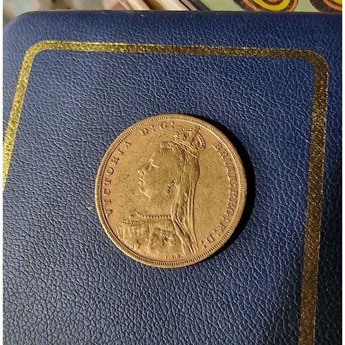 504 - 1893 full sovereign in case