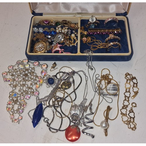 68 - Small jewellery box and contents