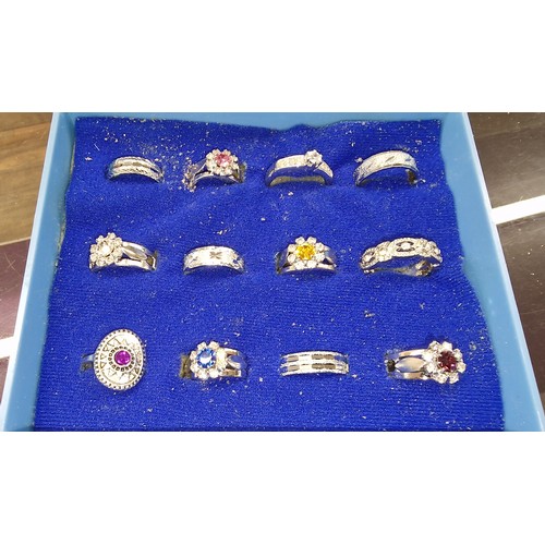 69 - Bundle of 12 x assorted costume/dress jewellery rings in case