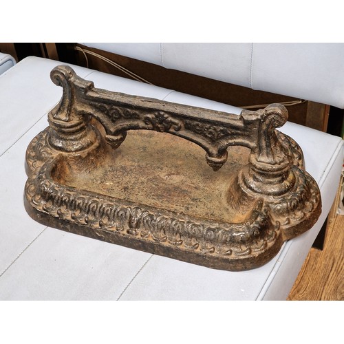 62 - 37 cm long large old cast iron boot scraper