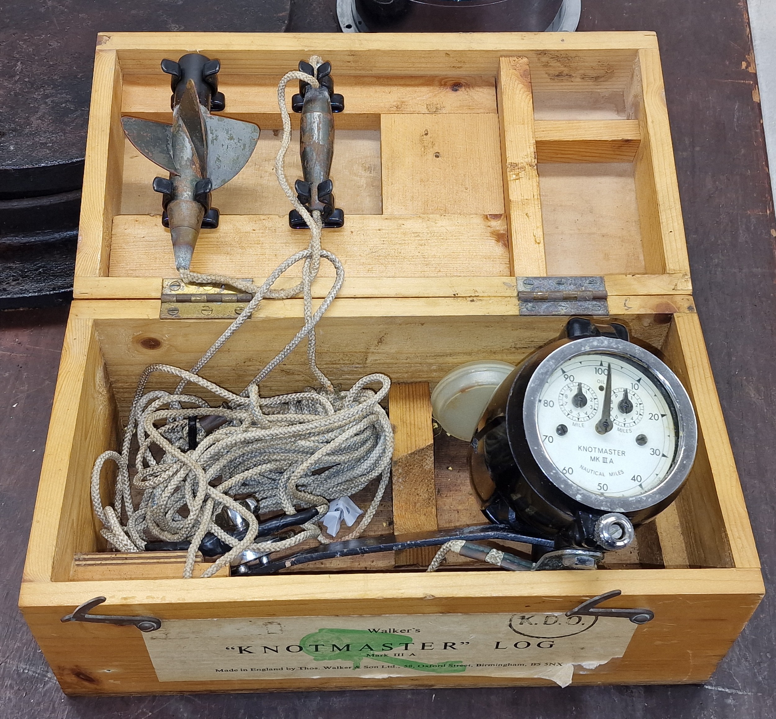 Walkers knotmaster nautical mile log mk. IIIa in wooden case