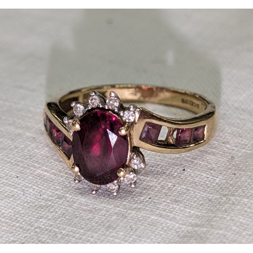 427 - 9 carat gold and ruby ring size M - 2.7 gm