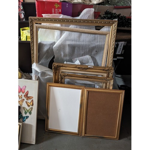 117 - bundle of assorted size vintage picture frames