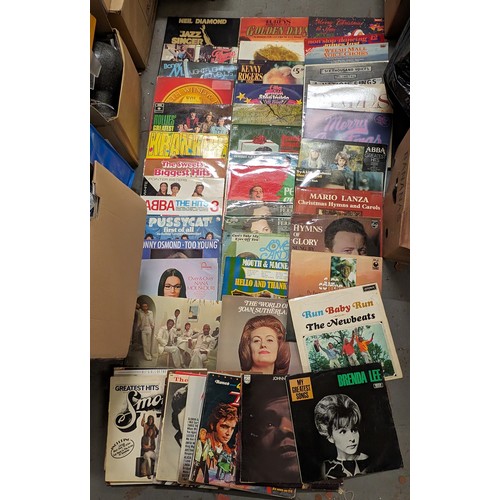 129 - Good eclectic bundle of assorted vinyl albums in varying conditions