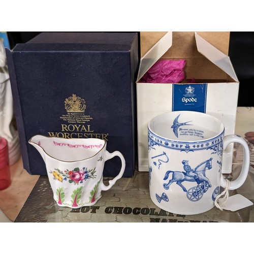 131 - Boxed Royal Worcester wall sprays mini jug and boxed Spode Blue Room collection, edwardian childhood... 