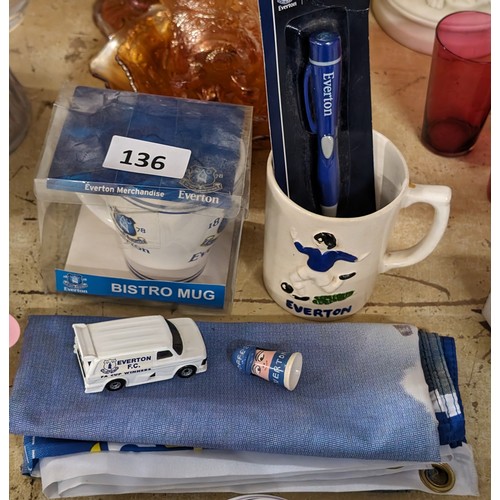 136 - Everton Fc bundle of flag and mugs etc