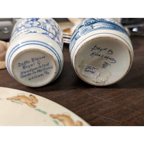 157 - 2 x Delft Blauw beaker and pot