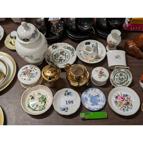 199 - Nice bundle of assorted Aynsley, Masons, Royal Worcester, Crown Devon etc trinkets