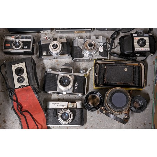 327 - Job lot of assorted vintage cameras and lenses