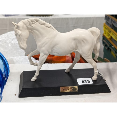 435 - White bisque Royal Doulton large spirit of freedom horse figure on 27 x 12 cm wooden base with plaqu... 