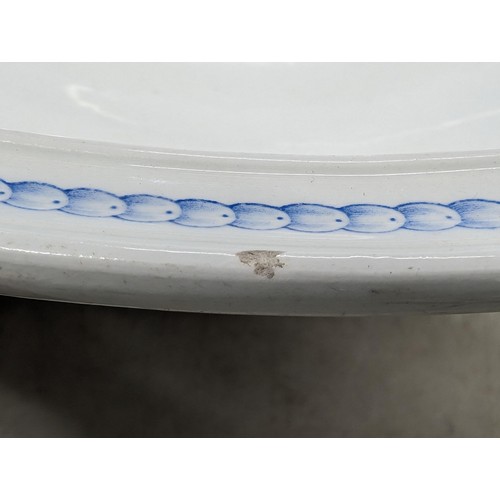 270 - 39 cm diameter large Copeland Limoges blue and white pattern wash bowl - couple of very minor nicks ... 