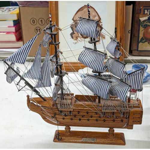 51 - 37 cm tall wooden model of HMS Victory