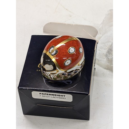 82 - Boxed and mint Royal Crown Derby 7 spot ladybird paperweight with gold stopper