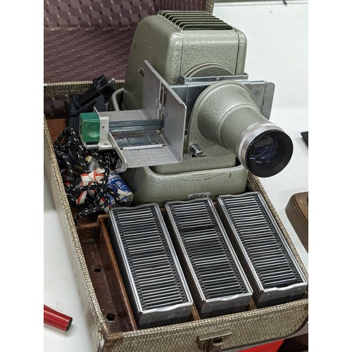 178 - Vintage Aldis projector in case