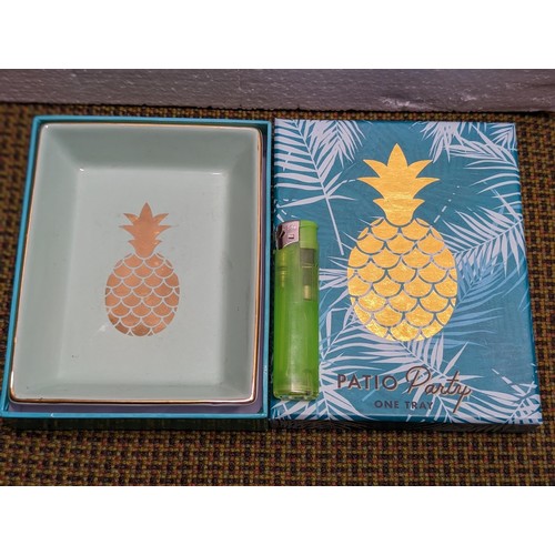 20 - Boxed and mint Patio Party 13.5 x 10.5 cm small table dish with gold pineapple decoration and gold r... 