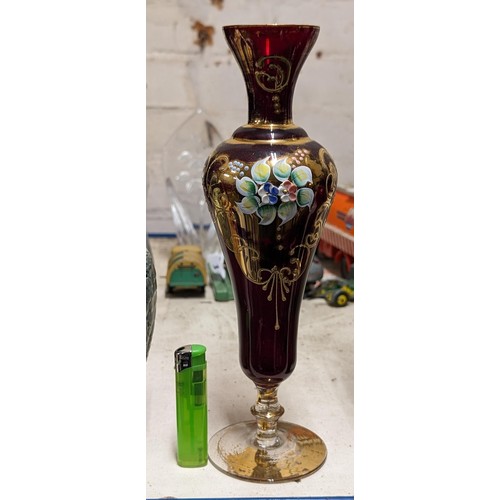 55 - 28 cm tall hand painted ruby glass vase with gilt detailing (some gilding with wear)