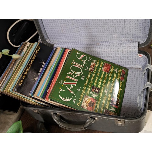 250 - Old travel case with quantity of assorted easy listening and classical vinyl albums