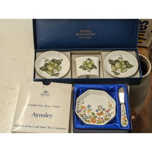 102 - Boxed Royal Worcester hop mathon triple set and boxed Aynsley cottage garden butter dish and knife s... 