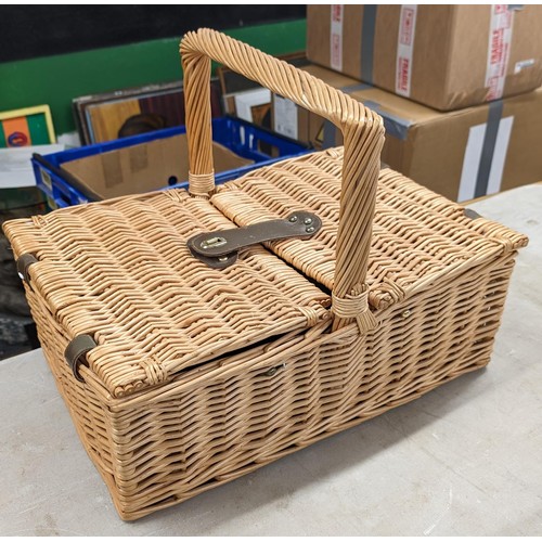 396 - Luxury wicker picnic basket with contents